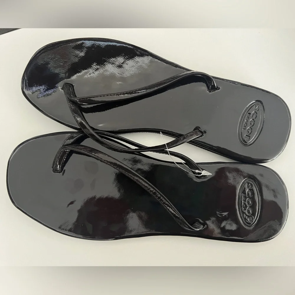 NEW SCOOP Beach flip-flop sandals, black, size 6